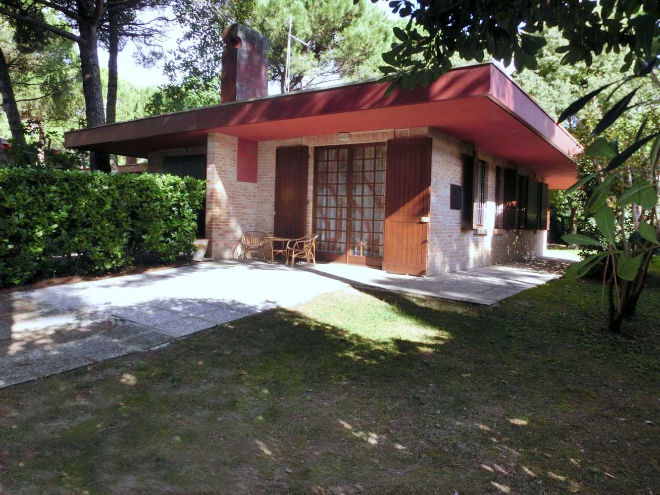 Tra i Pini esterno